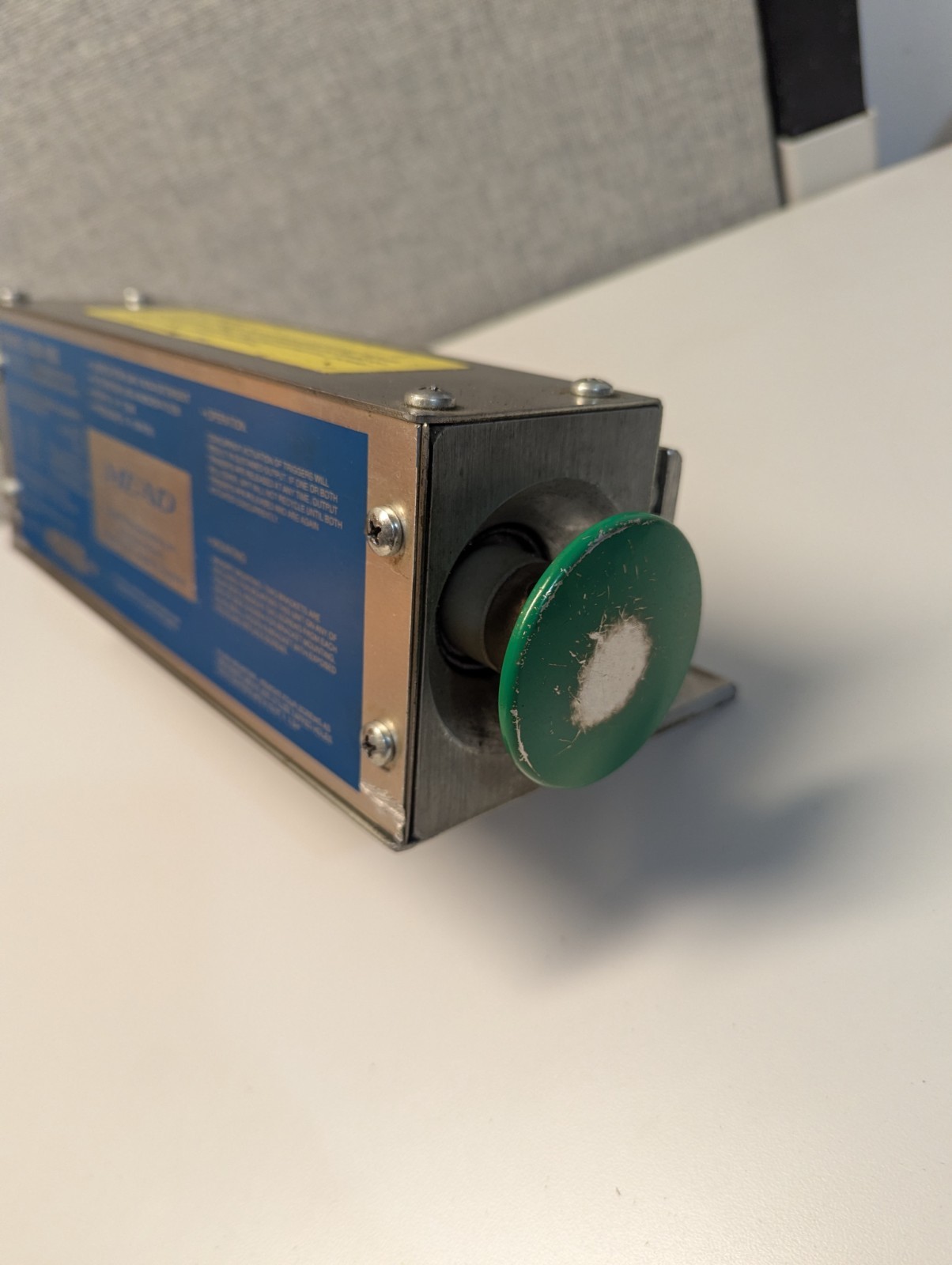 MEAD CSV-102 Two hand Pneumatic Actuator Works Good