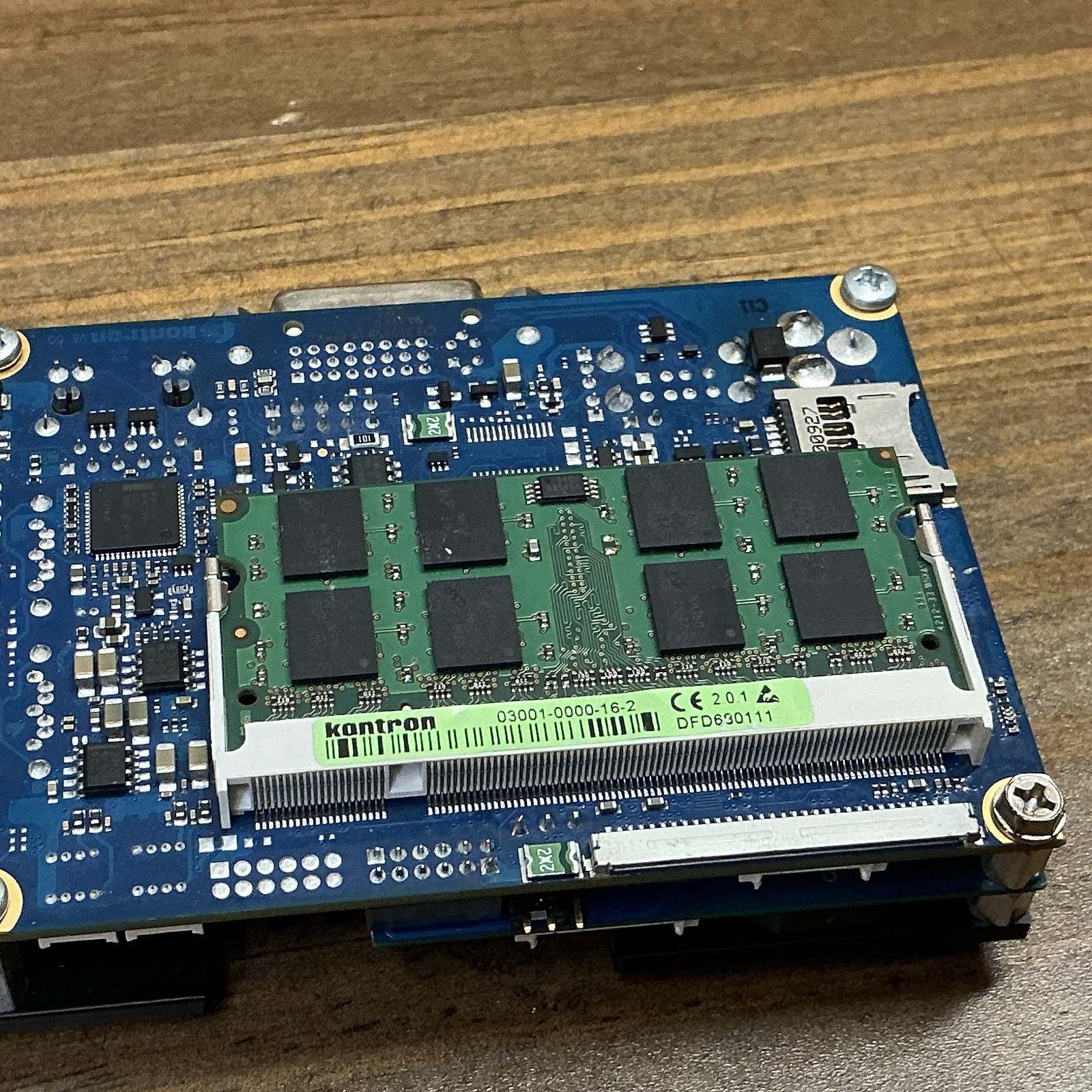 Kontron pico-ITX Single Board Computer, 2GB RAM, Atom, DVI USB Ethernet eMMC