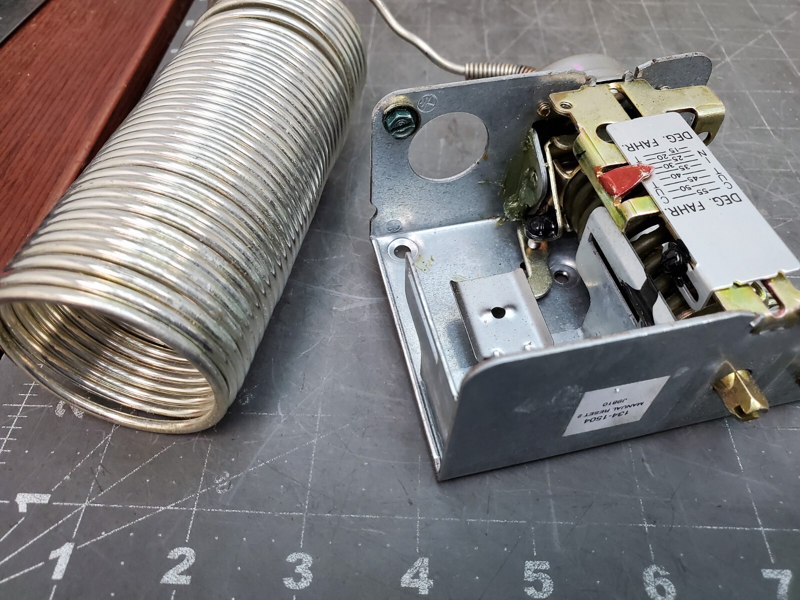 SIEMENS 134-1504 LOW TEMP CUTOUT T-STAT W/ MANUAL RESET MISSING PARTS [B5B3]