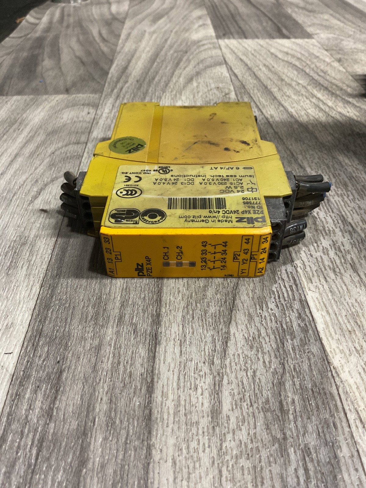 Pilz 777585 Safety Relay, PZE X4P 24VDC 4n/o, #4029A3ML