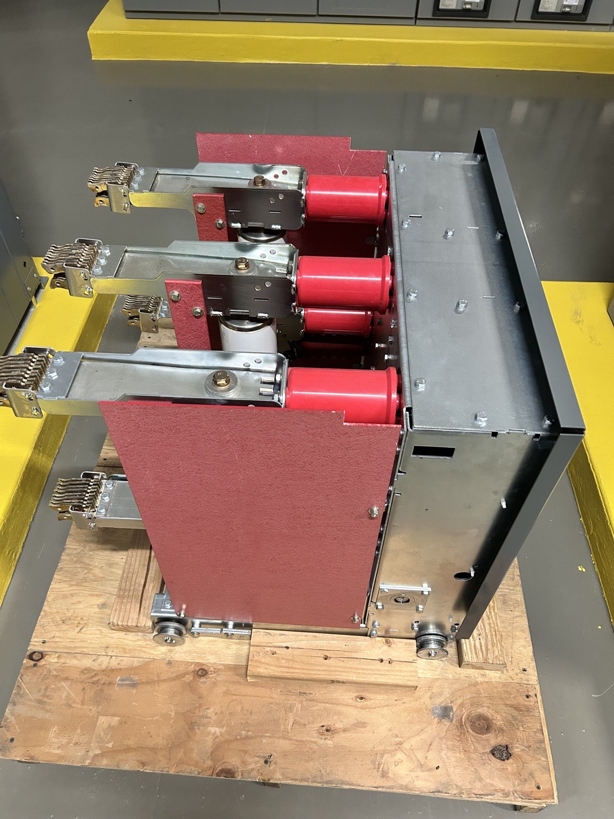 EATON CUTLER-HAMMER 150VCP-W750 15KV 1200AMP VACUUM CIRCUIT POWER BREAKER