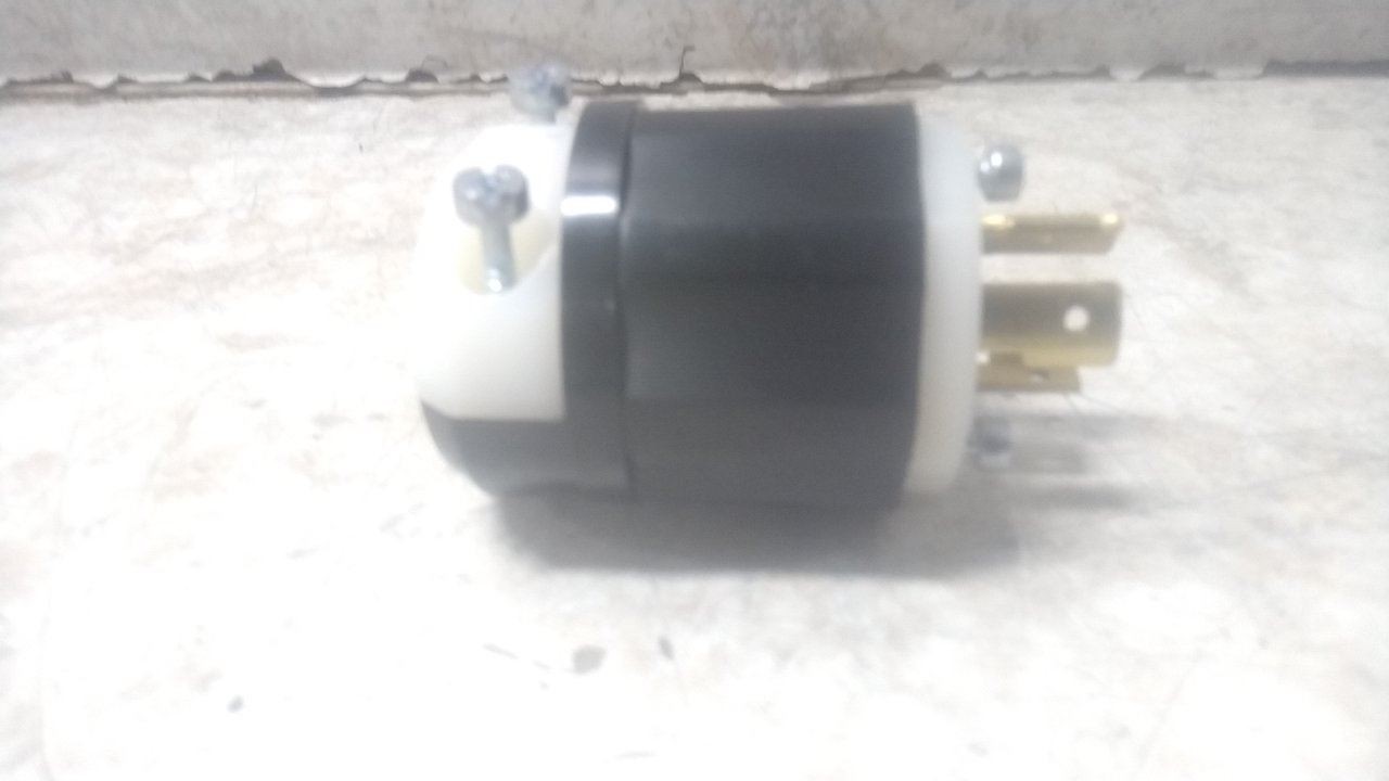 Leviton 2321 10 Pk 250VAC 20 A L6-20P NEMA Plug Configuration Locking Plug (AW)