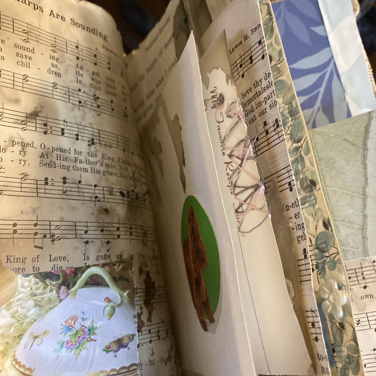 Junk Journal, Grungy, Blooming Table, Coffee Stain