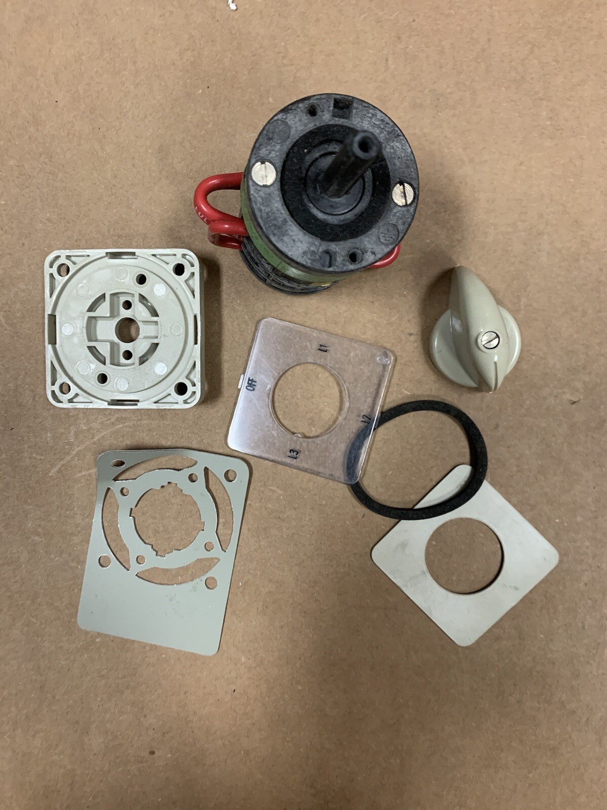 KLOCKNER-MOELLER T1-3-136 /e-NA MOUNTING CAM SWITCH IP55 IP00