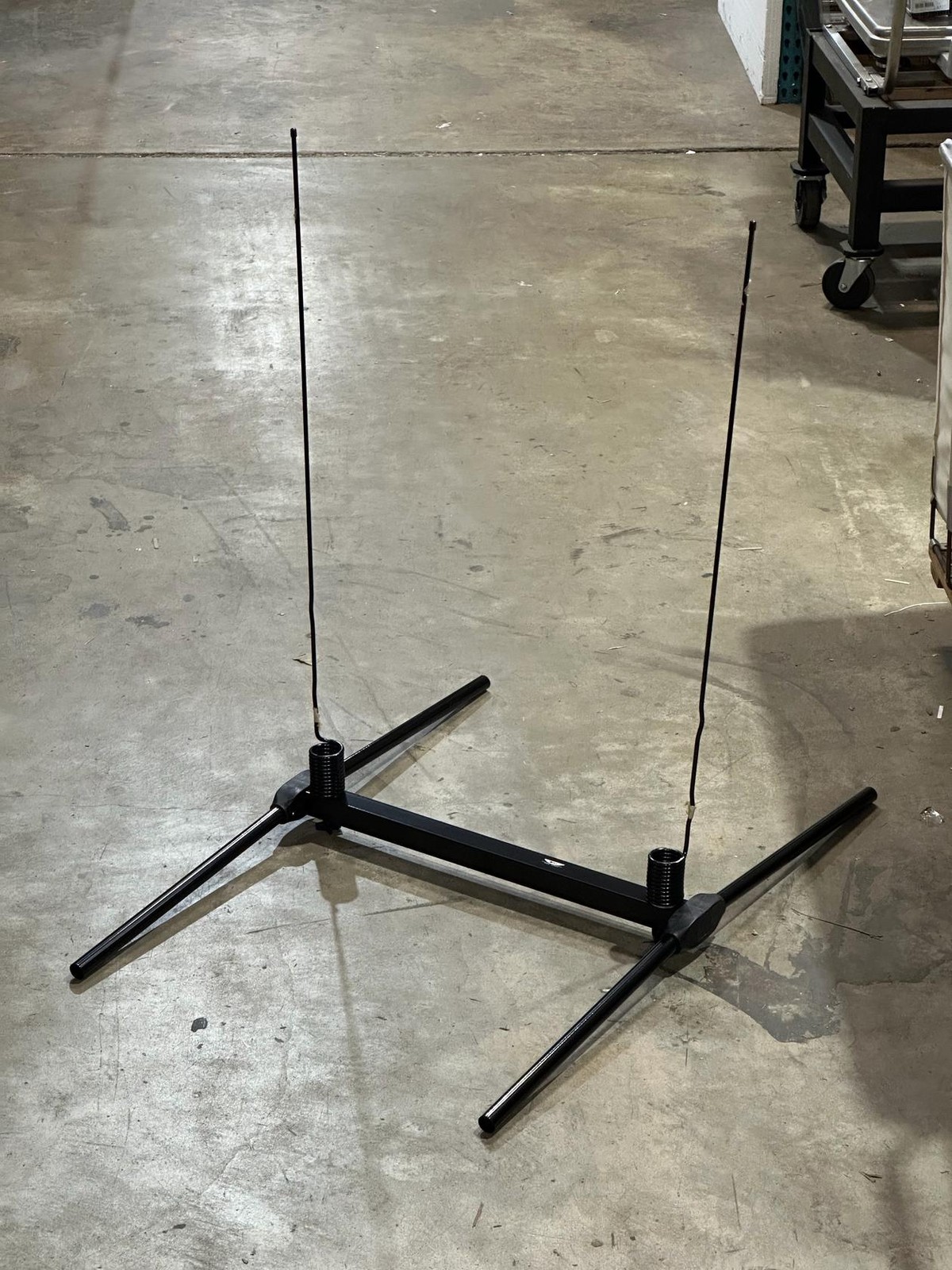 MDI Worldwide – 5005 FPA – Windmaster Curb Sign Stand – Tool Free Assembly