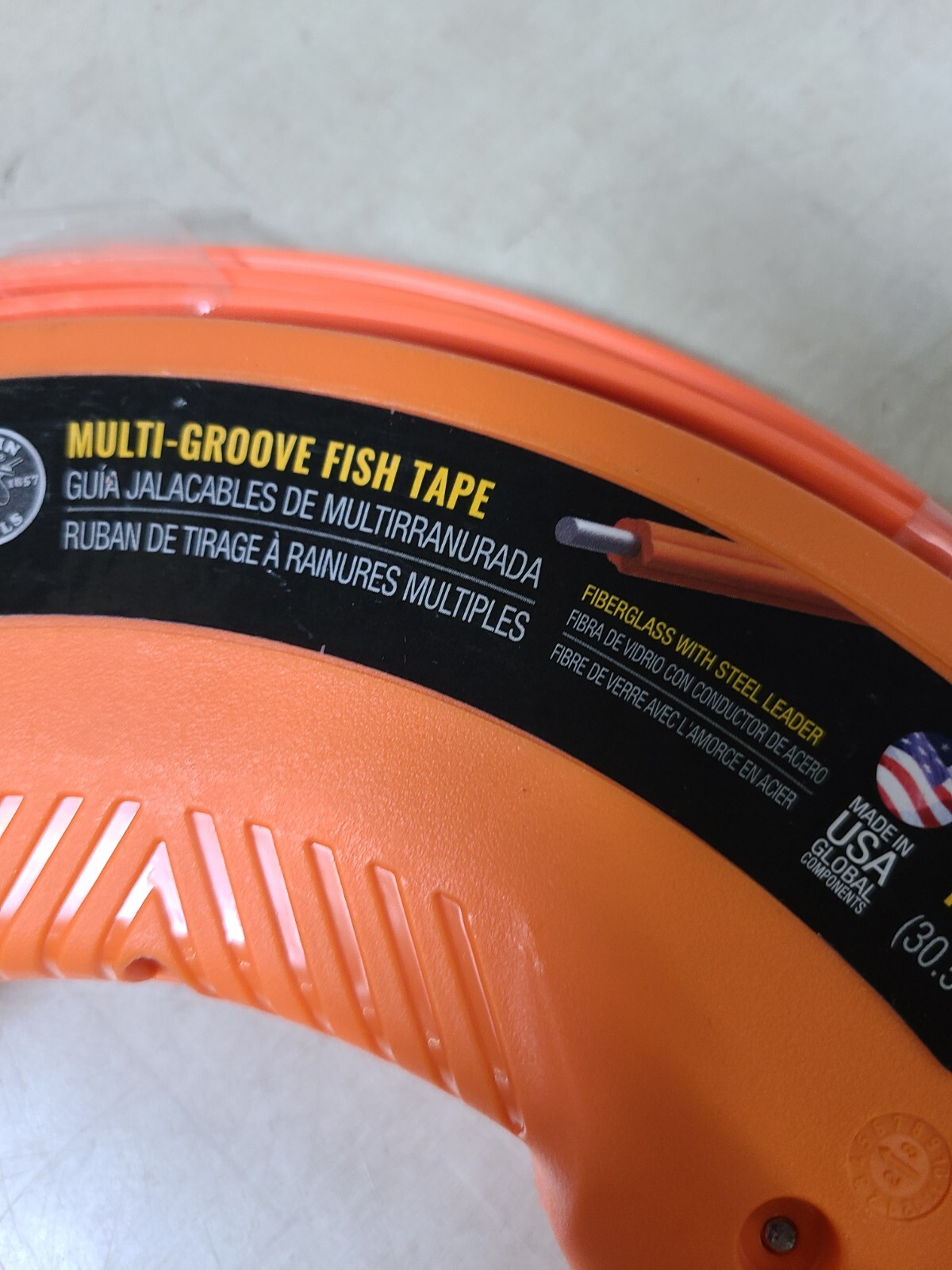 56380 Klein tools Fiberglass Fish Tape with Spiral Steel Leader, 100-Foot