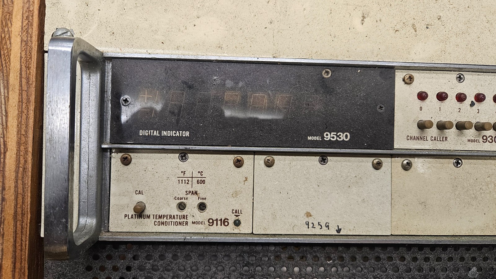 Daytronic Mainframe model 9010