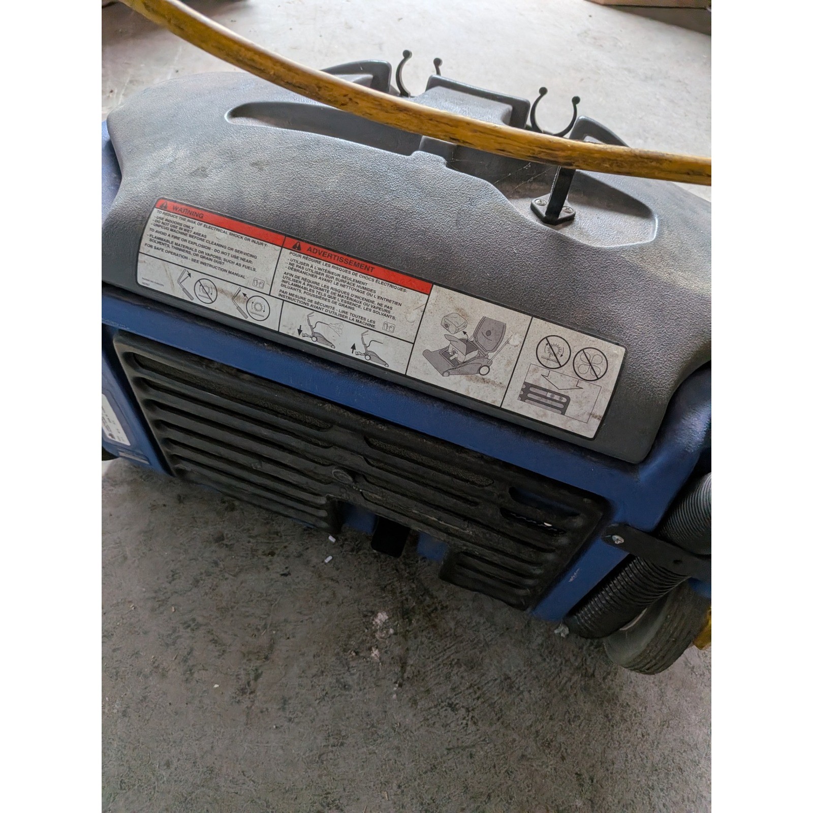 Windsor Wave Wide Area Vacuum 28 Inch Commercial Industrial Carpet Cleaner Blue