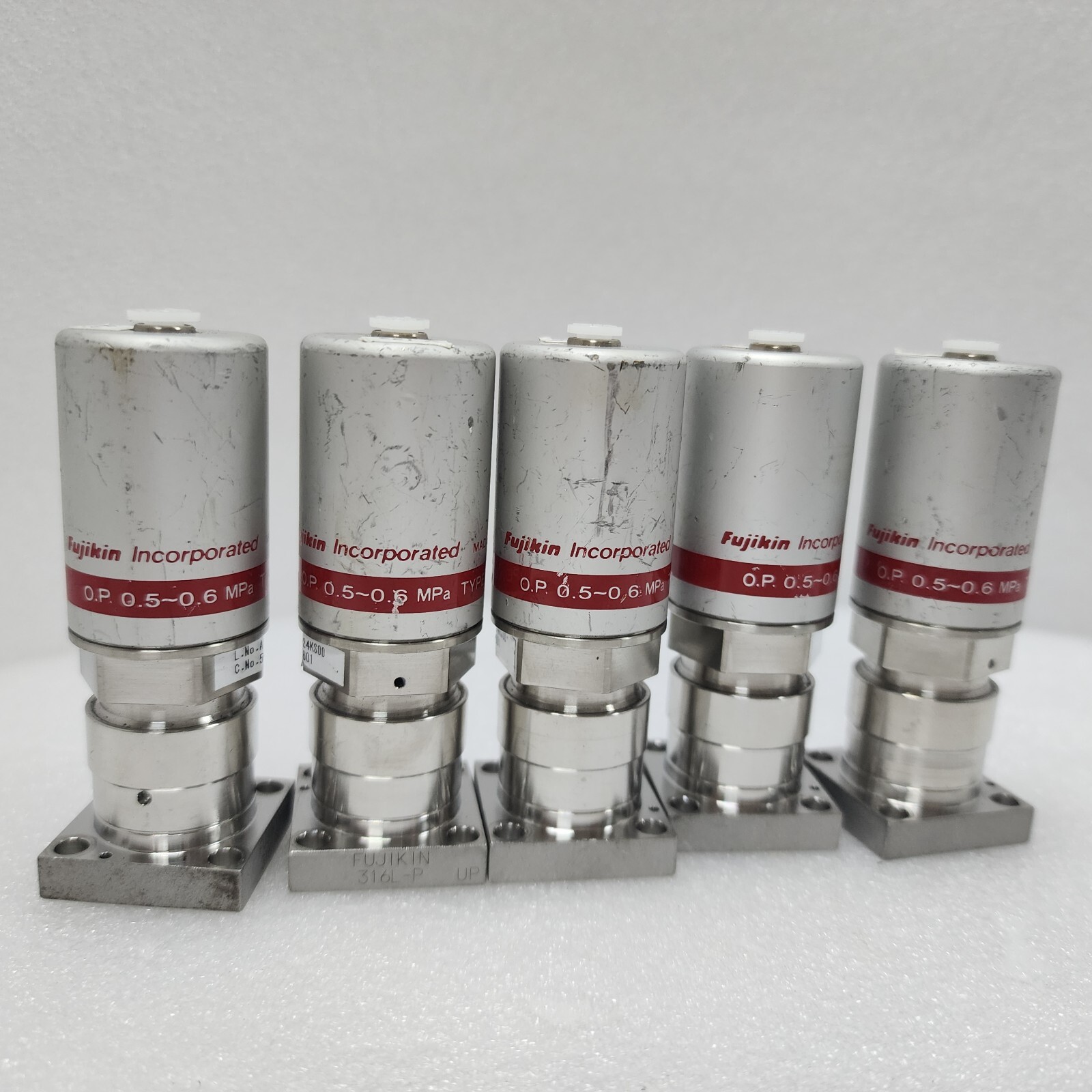 Lot of 5 Fujikin 0.P. 0.5-0.6 MPa Valve , C No. 565601 Type NC, Used,Jp+96942