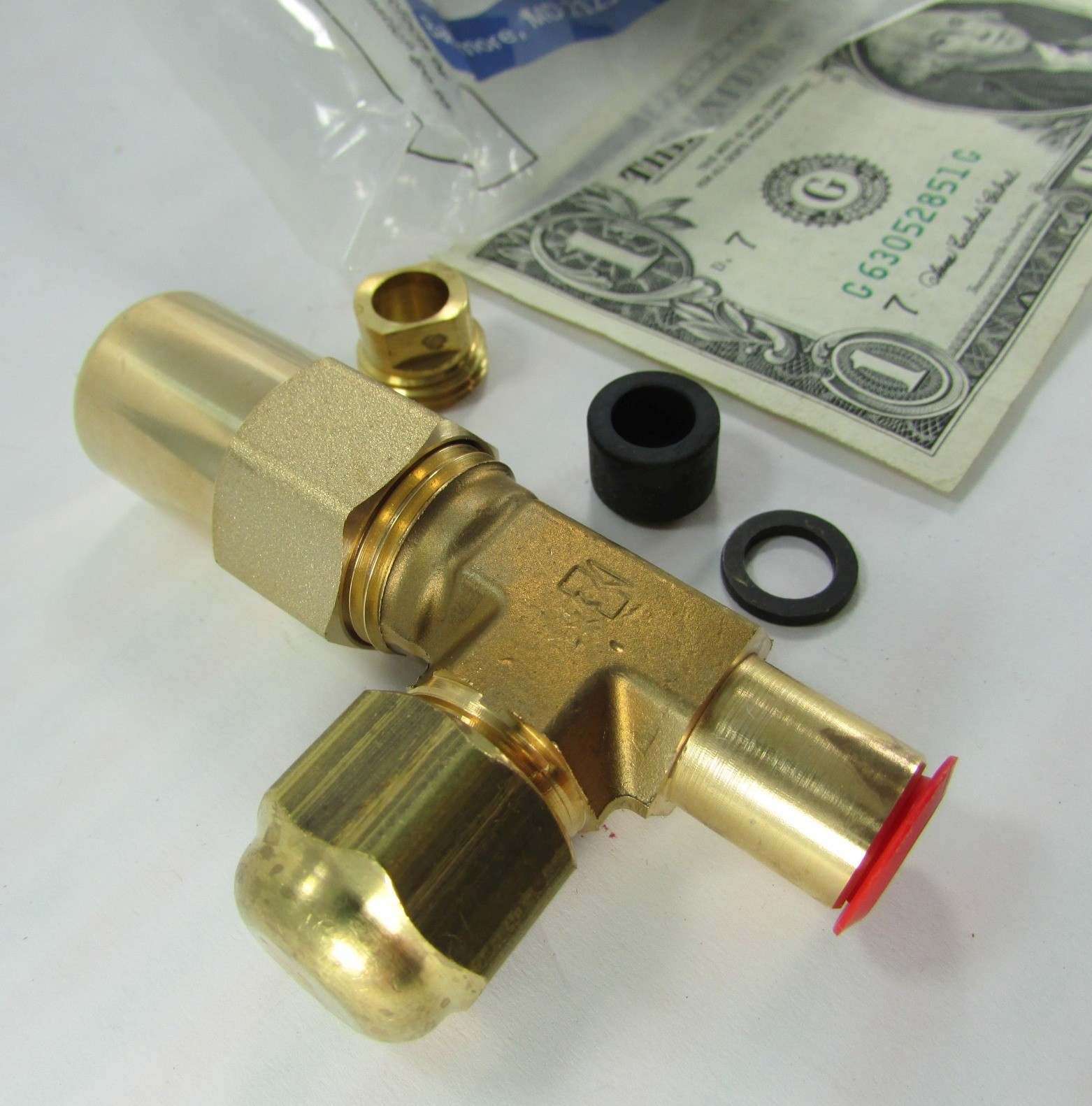 York Brass Refrigerant Liquid Line Charging Valves, 3/8″ OD Tube x Flare Access