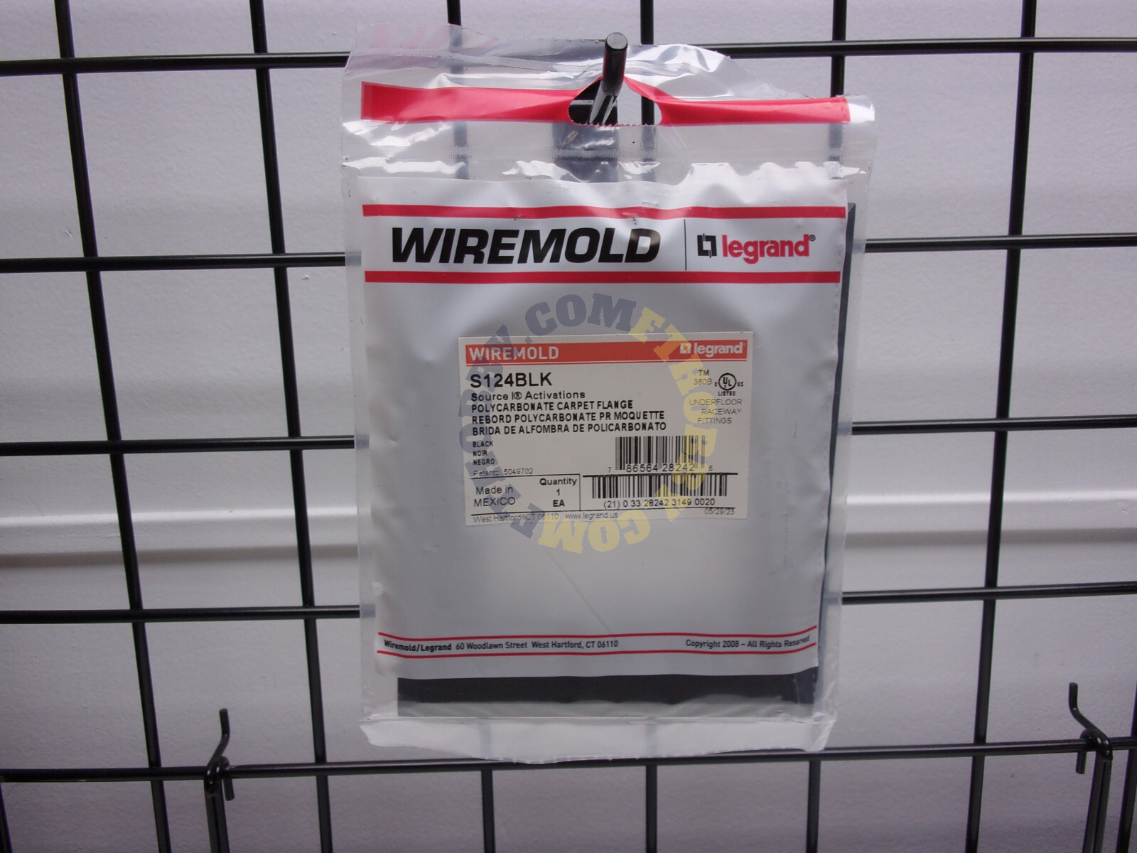 Wiremold Source 1 Carpet Flange – S124BLK