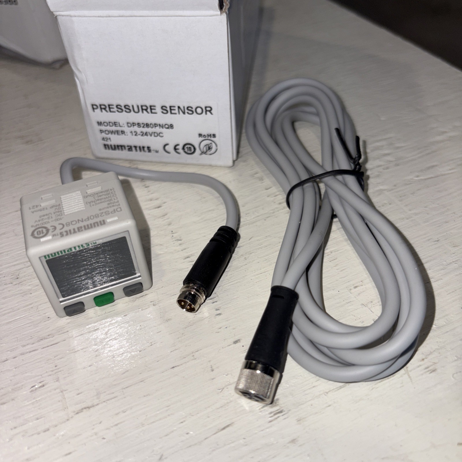 Numatics pressure sensor DPS280PNQ8. 12–24 VDC.