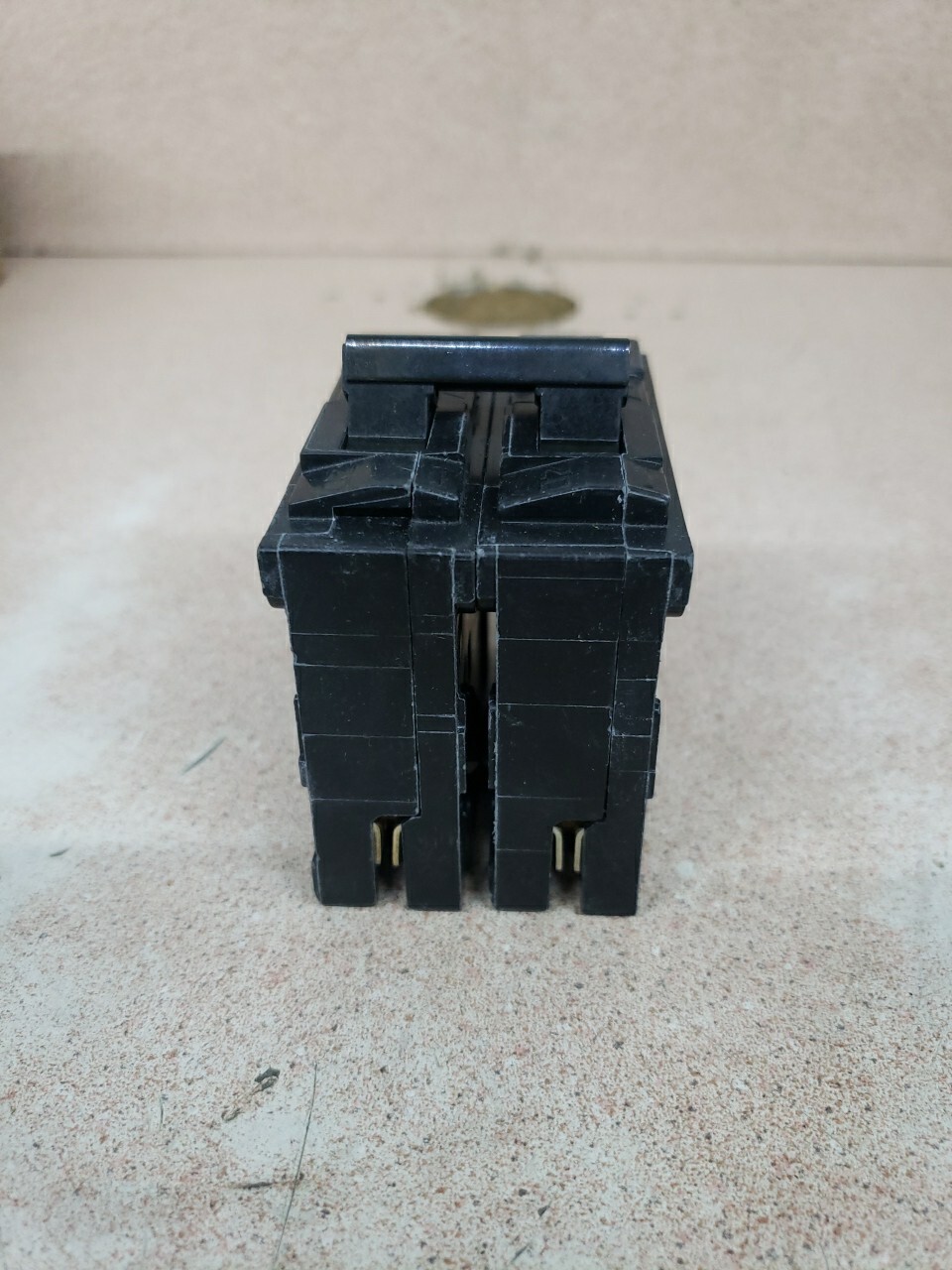 1) New! Siemens Q215 15A, 120/240V, 2 Pole Circuit Breaker