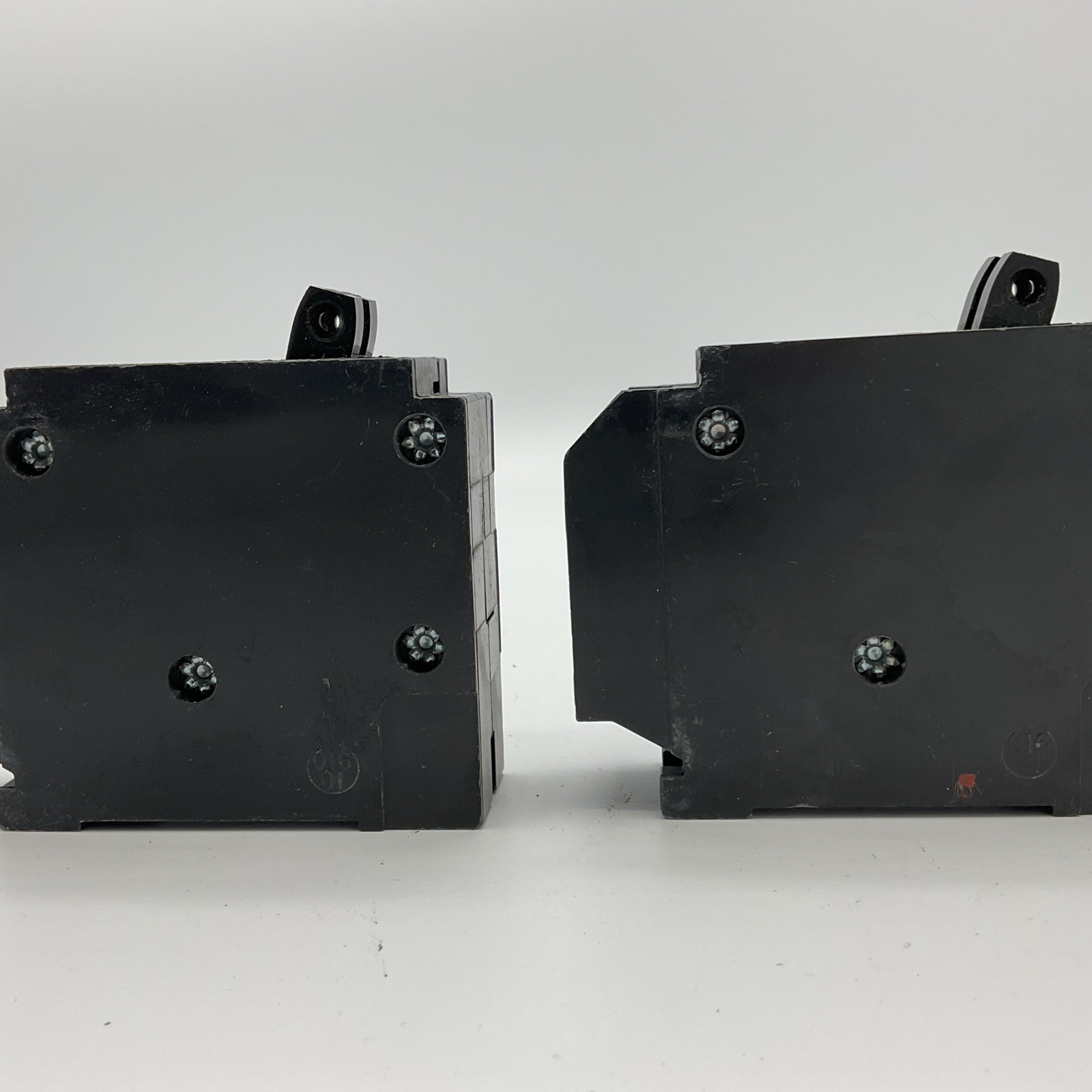 Square D HOMT2020 20 Amp 1-Pole 120V Tandem Circuit Breaker