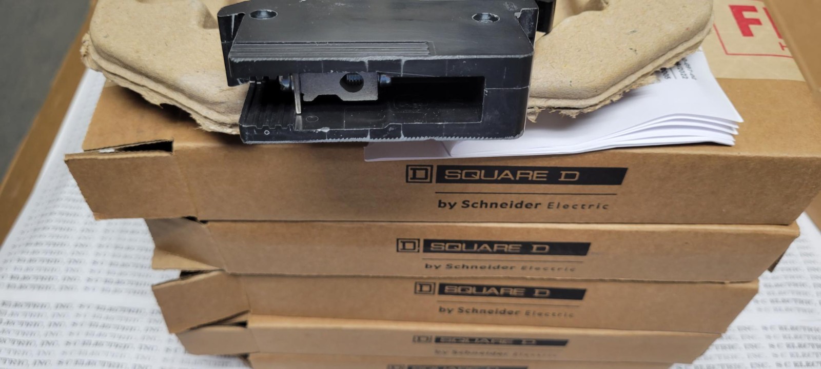 SQUARE D EDB14020 CIRCUIT BREAKER – LOT OF 6