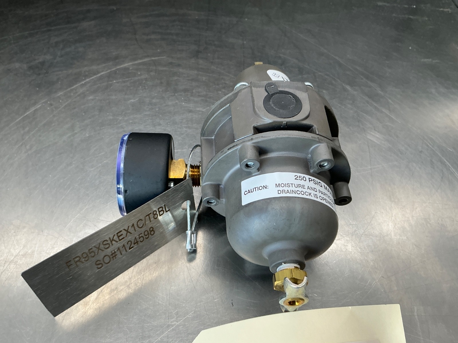 ITT FR95XSKEX1C Industrial Air Regulator 0-25psi, 250psi max inlet