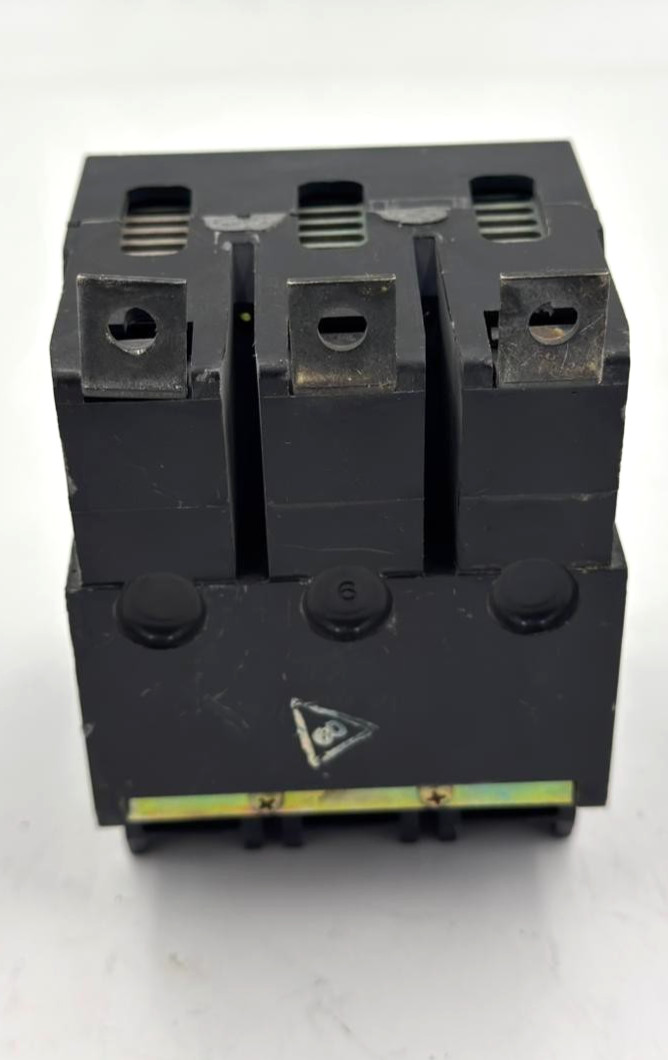 Circuit Breaker 30A | Made in Dominican Republic