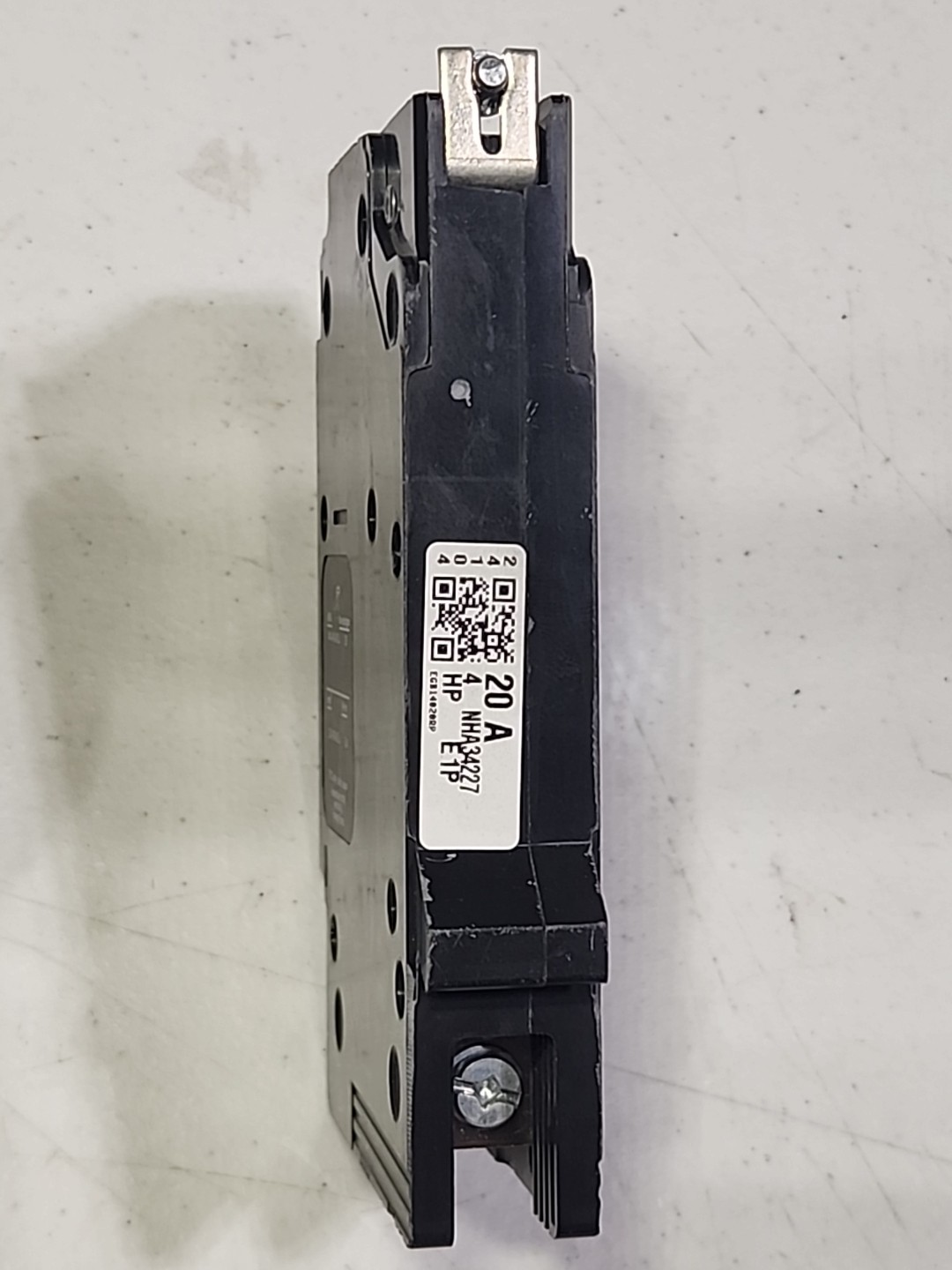 Square D EDB14020 Single Pole 20A Circuit Breaker Bolt On
