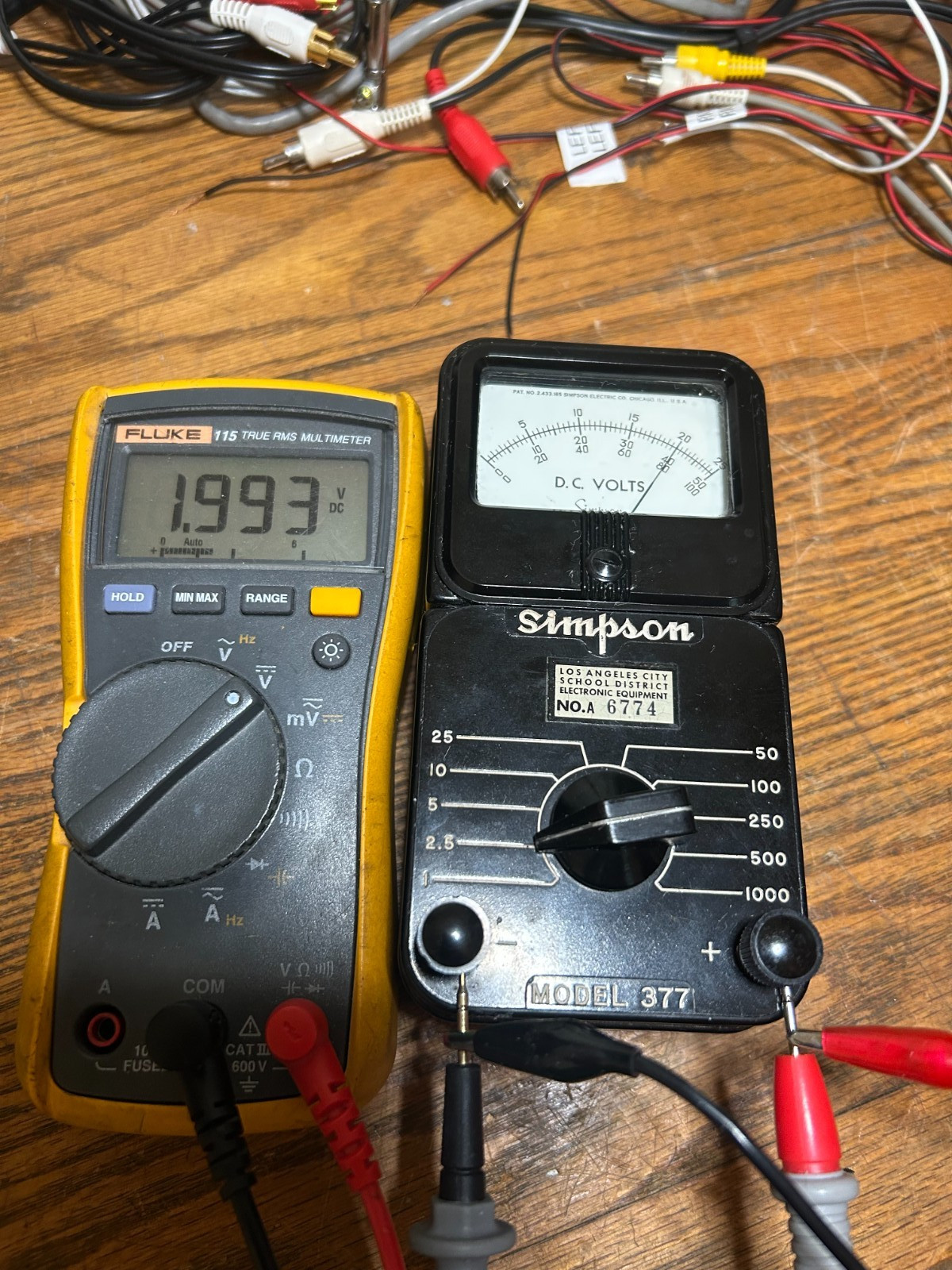 Simpson 377 DC Voltmeter Analog Panel Meter 0-1000V Tested Working w/ Box