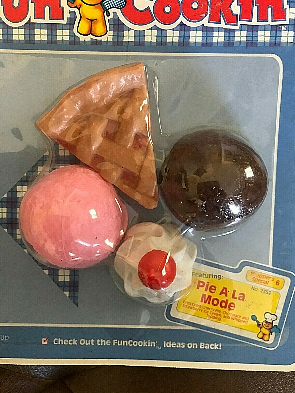 1987 NEW HONG KONG ● REALISTIC FAKE FAUX FUN FOOD● 4pc PIE ICE CREAM WHIP CREAM