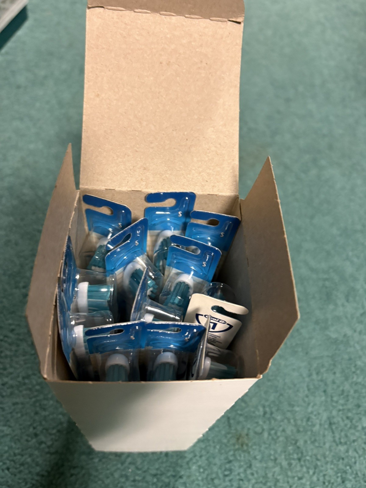 Oral-B Complete Deep Clean Toothbrush, 35 Soft, 12/box.