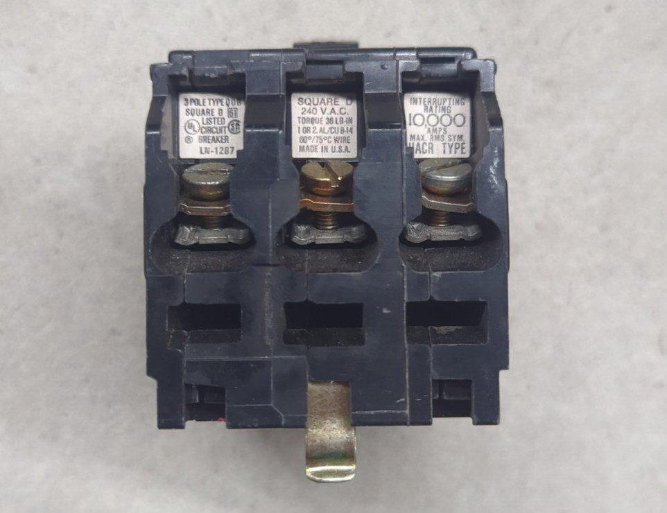 Square D QOB330 30A 3-Pole 240V Bolt-On Circuit Breaker – Used