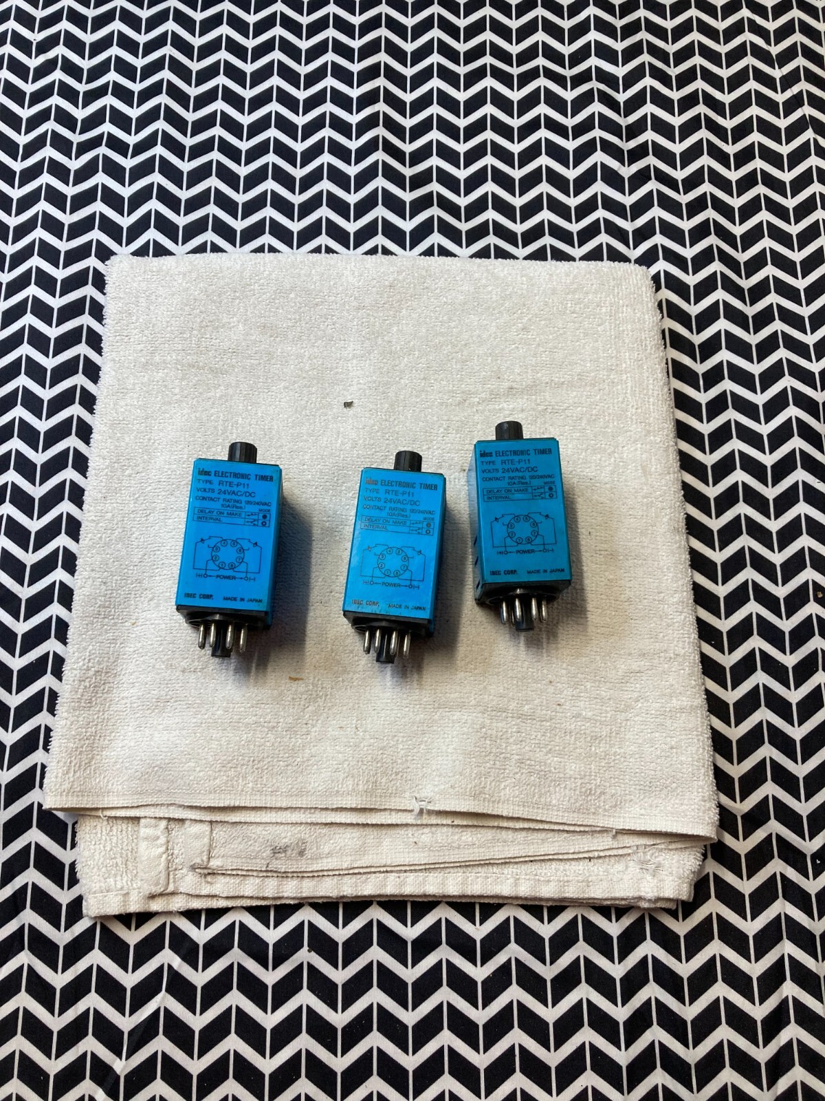 Idec RTE-P11 Electronic Timer RTEP11 24V lot of 3