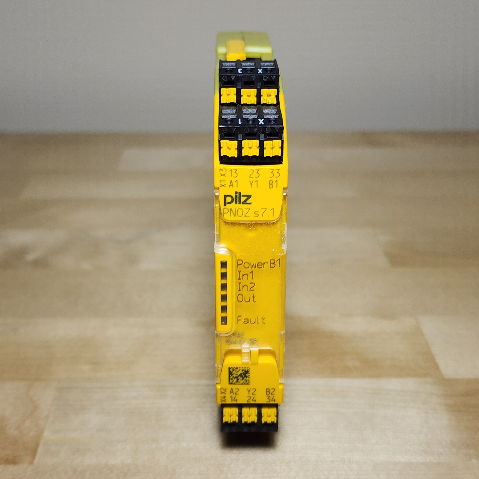 Pilz 751167 PNOZ s7.1C Safety Relay 24VDC