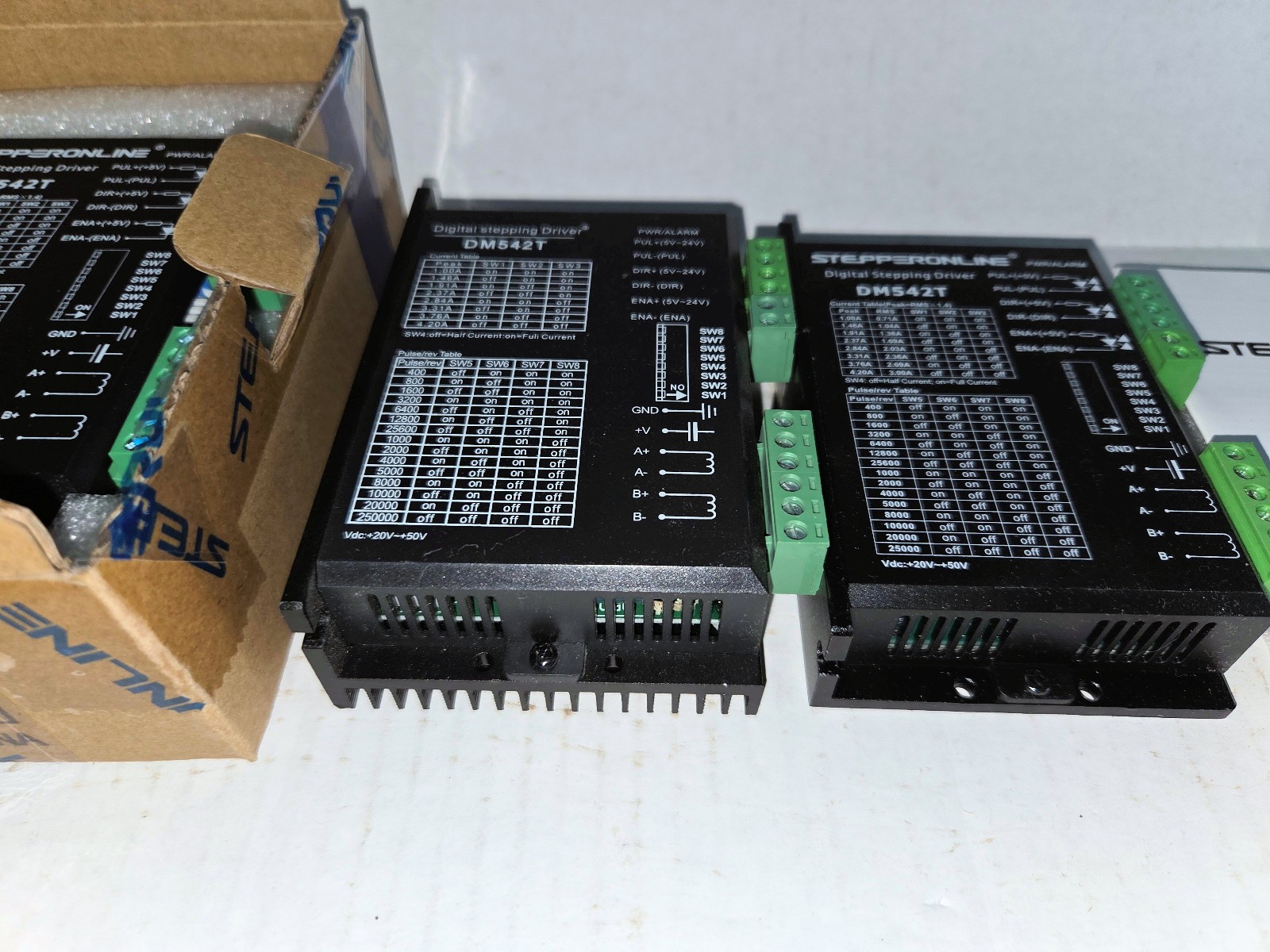 3 Stepperonline Stepper motor drivers DM542T for Nema 17/23 Motors