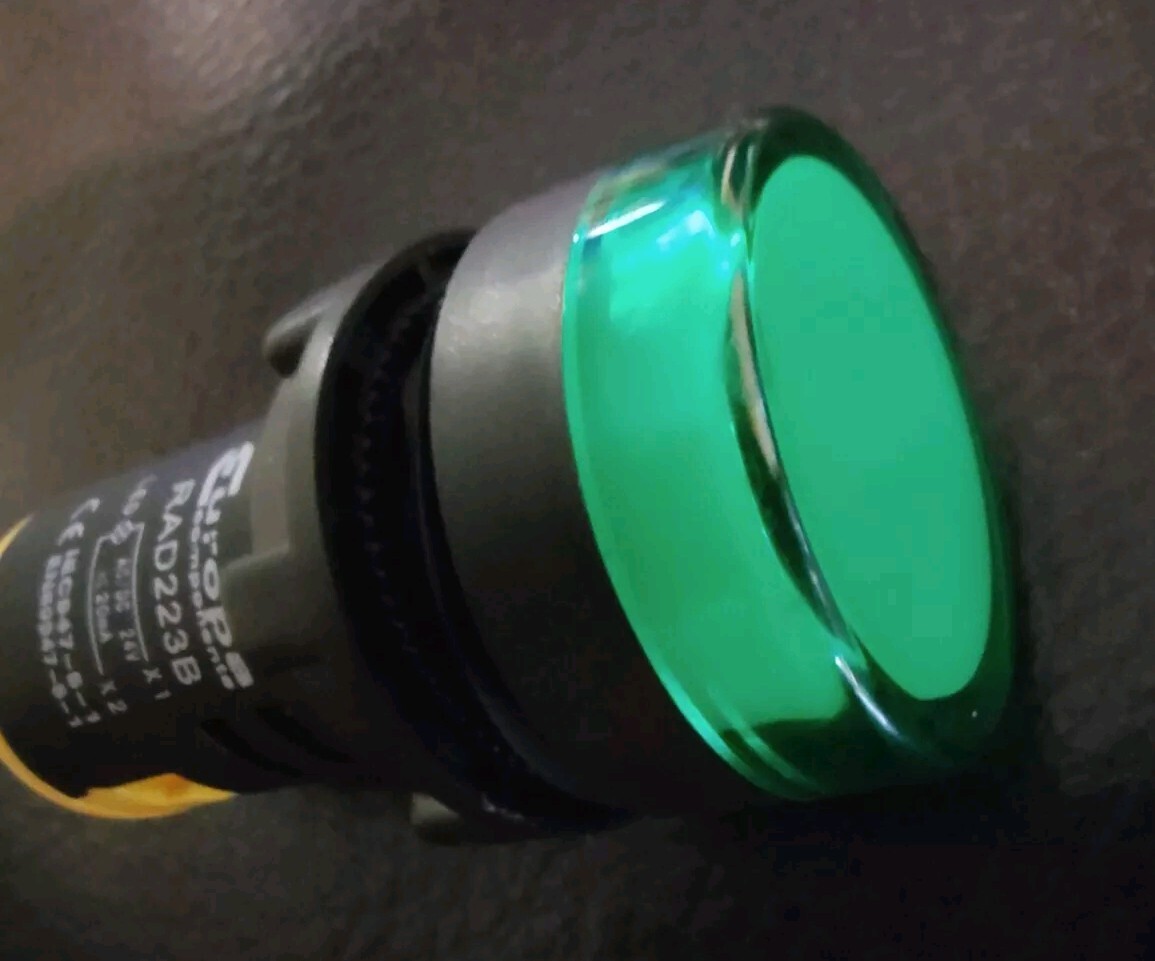 LOT of 2 NEW EUROPA COMPONENTS RAD223B 24V AC or DC GREEN