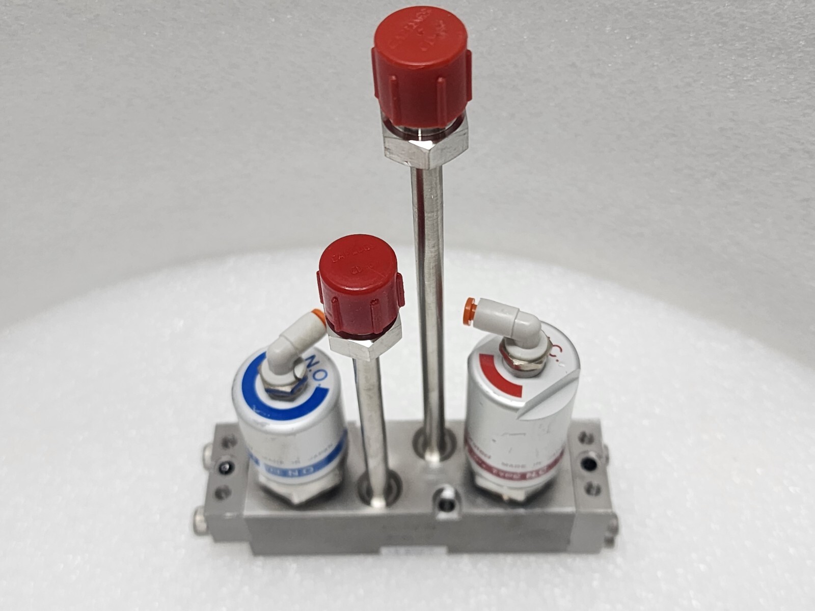 Fujikin Assembly Valve, C No. 591745, 2xO.P 0.5~0.6MPa, NC and NO._96707