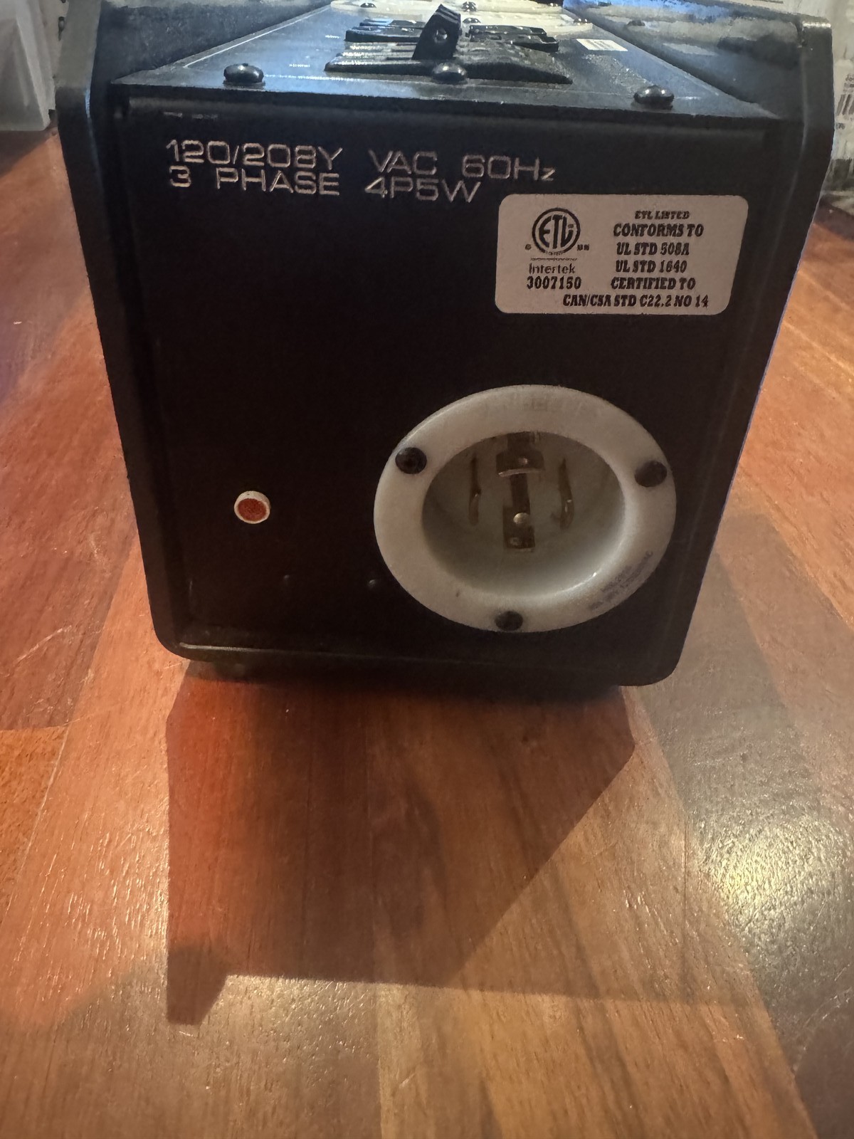 Motion Labs Power Distribution Stringer Box, Breakered, L21-30 In/Thru