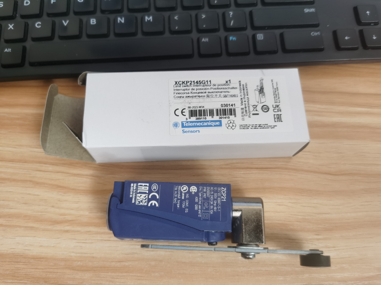 1PCS New Schneider XCKP2145G11 (ZCP21+ZCE01+ZCY45) Limit Switch Brand
