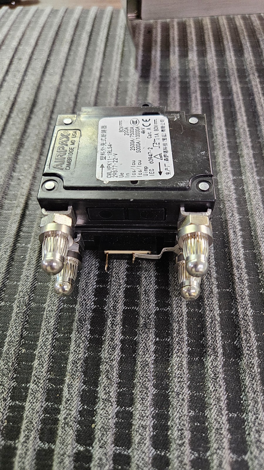 AIR PAX CIRCUIT BREAKER CMLHPK11-1RLS4-29877-22-V 200 AMPS