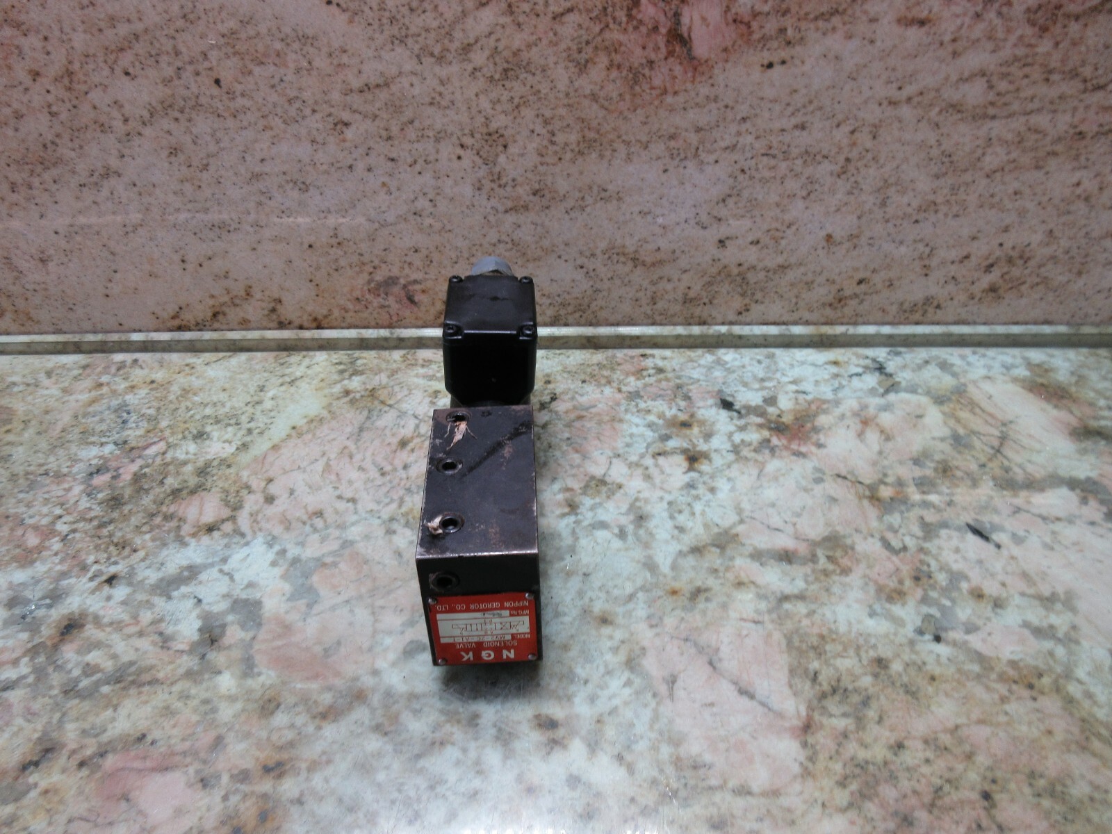 NIPPON NGK SOLENOID VALVE MV2-2C-A1-T MFG 5 B HITACHI SEIKI HC400-40