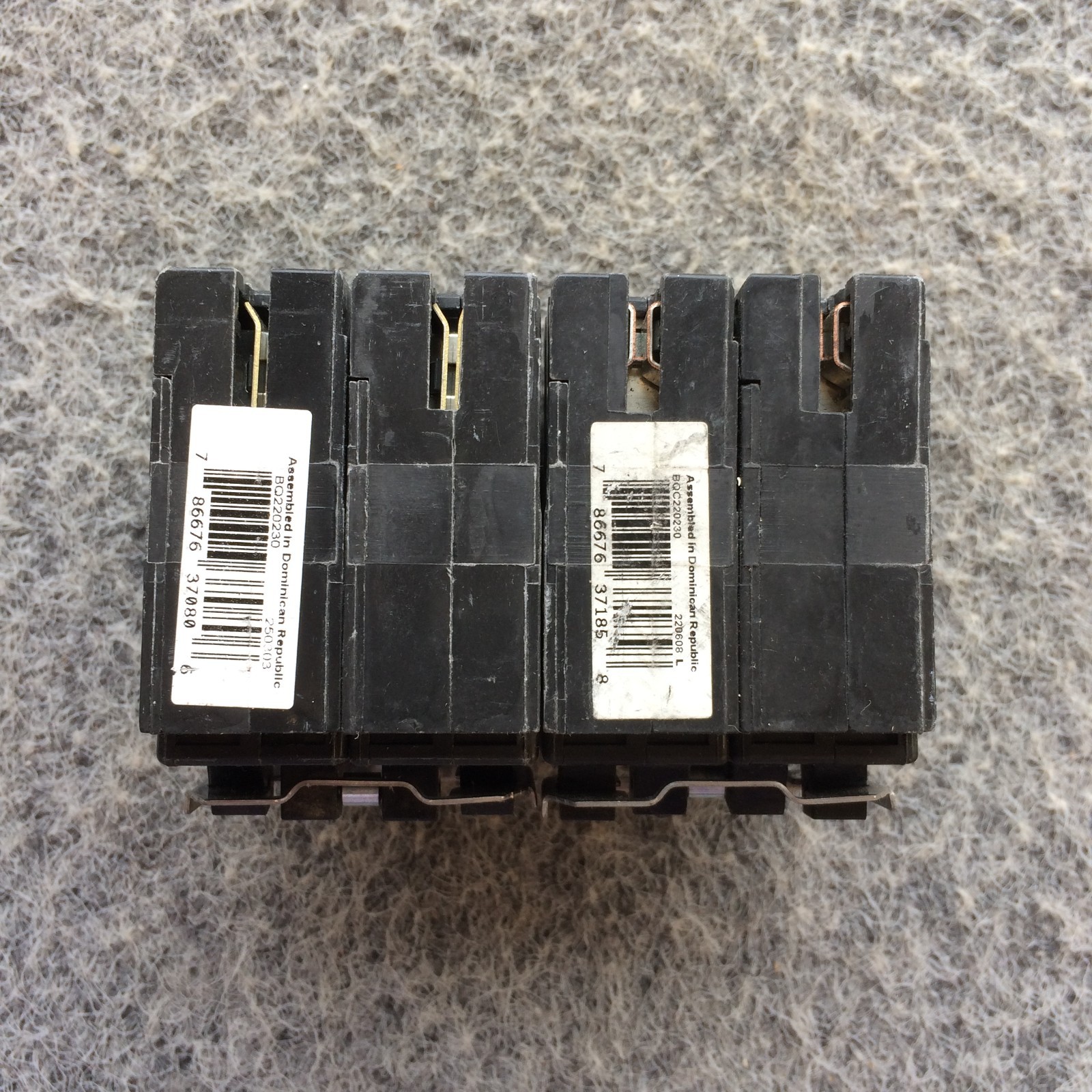 Lot of 2 Eaton Quad 2 Pole 20A BQ220230 & BQC22030 Common & Non Common Trip NOS