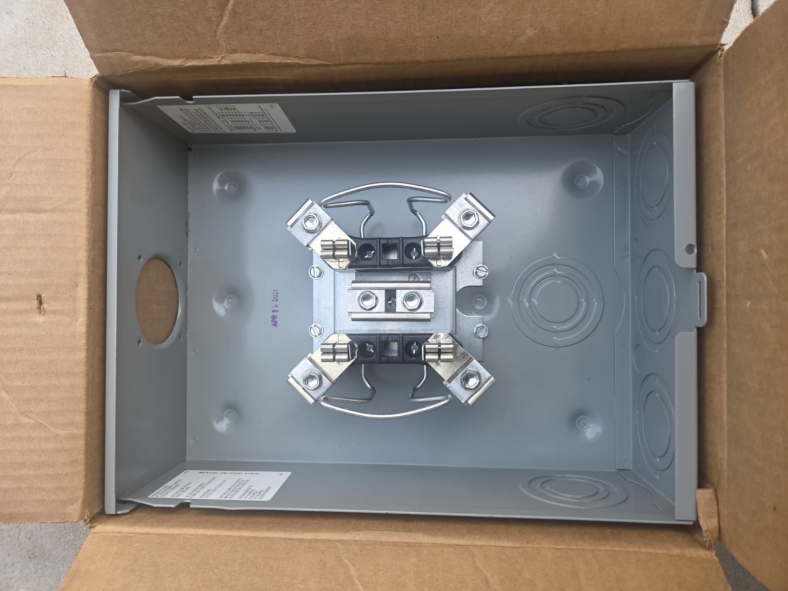 Square D UTRS213B Meter Socket Ringless OH/UG 200 Amp 600V AC