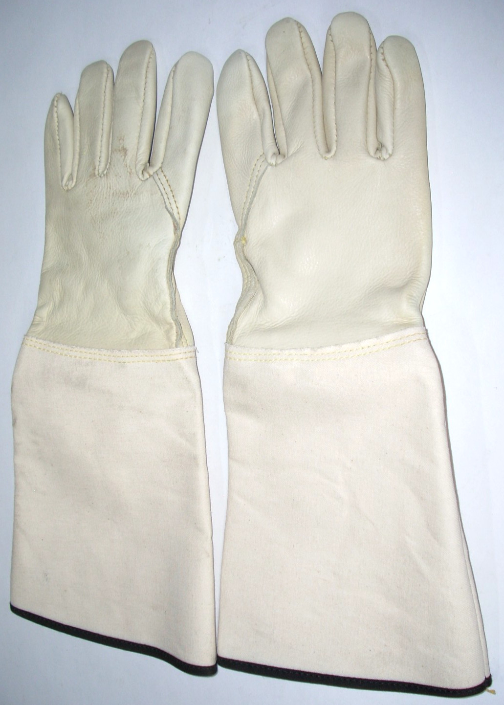 Beige Top Grain Cowhide Welding Gloves 15 in L Light Gauntlet Cuff Small