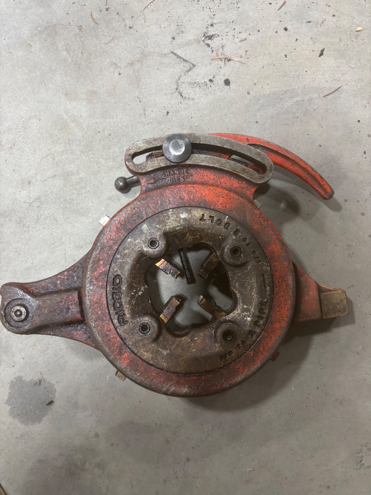 Ridgid 26132 711 1/4-3/8” NPT Self-Opening Right Handed Universal Die Head