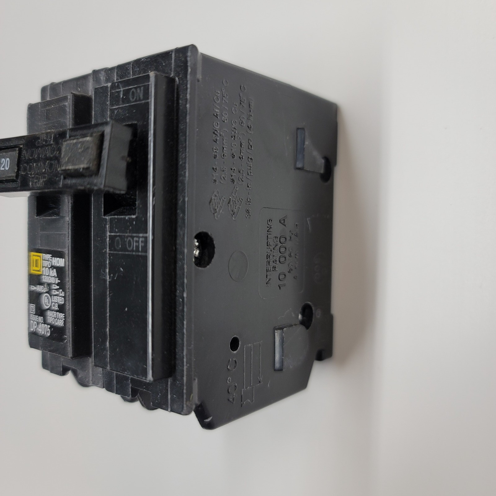 Square D HOM220 20A 2 Pole Circuit Breaker Homeline 120/240V Common trip NEW