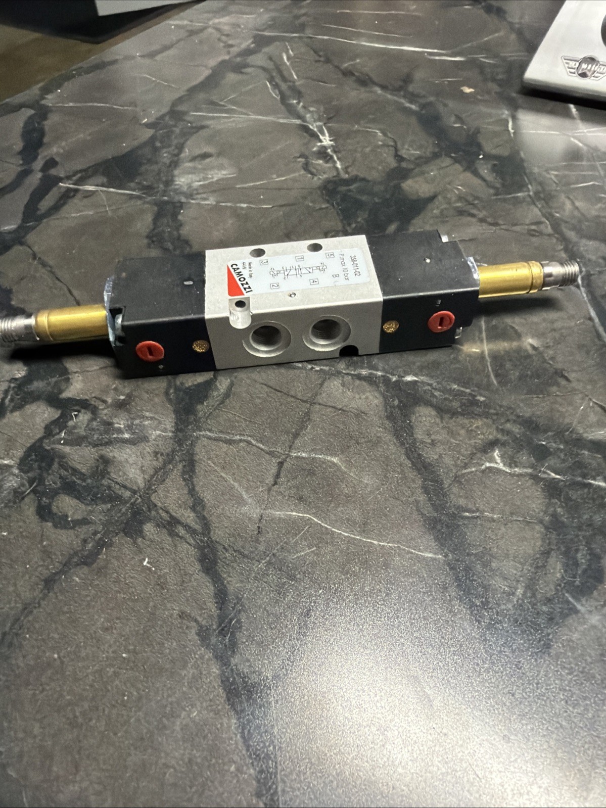 Camozzi 358-011-02 Double Solenoid Valve , 5/2-way , G1/8, 24VDC