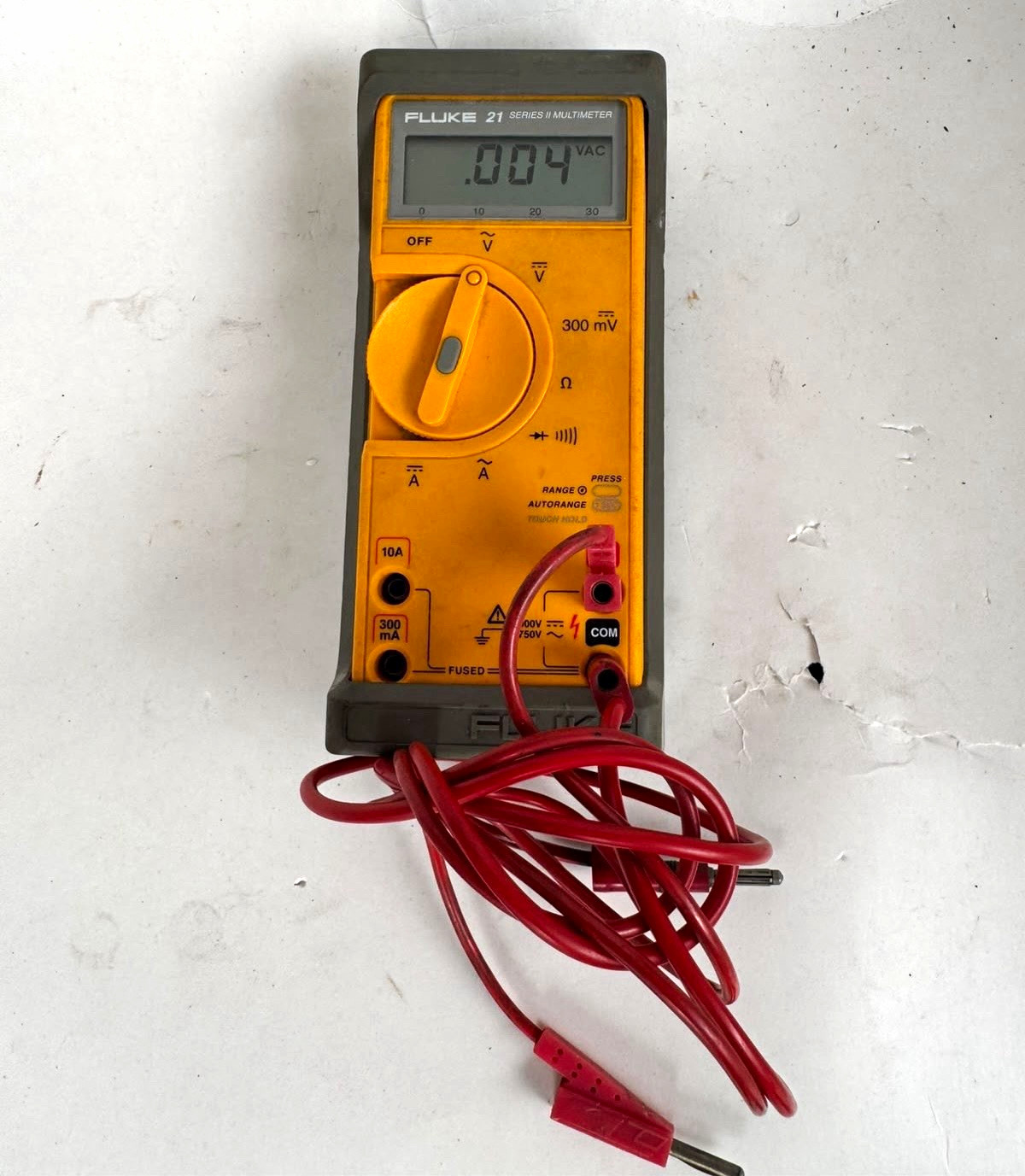 Fluke 21 Series II Auto-Ranging CAT III Handheld Digital Multimeter 750V 10A