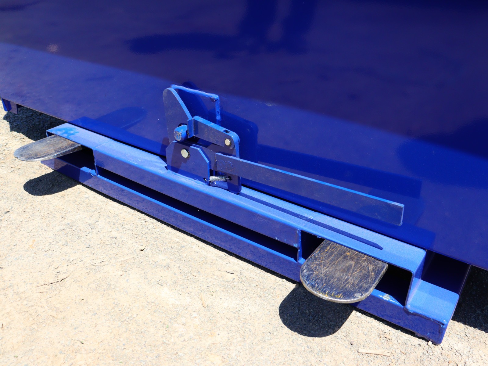 1.5 CY Self Dumping Trash Hopper Dumpster for Forklift/Skid Steer | 6000LB Load
