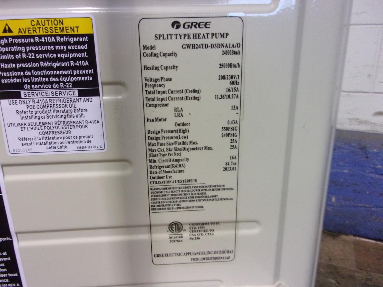 GREE Scratch & Dent Central Air Conditioner Mini Split GWH24TD-D3DNA1A/0 ACC-115