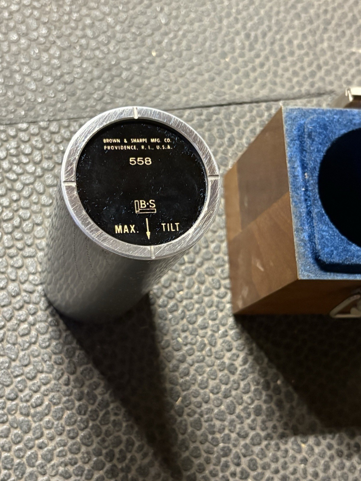 Brown & Sharpe 558 Direct Reading Cylinder Square w/ Orig Wood Case Excellent