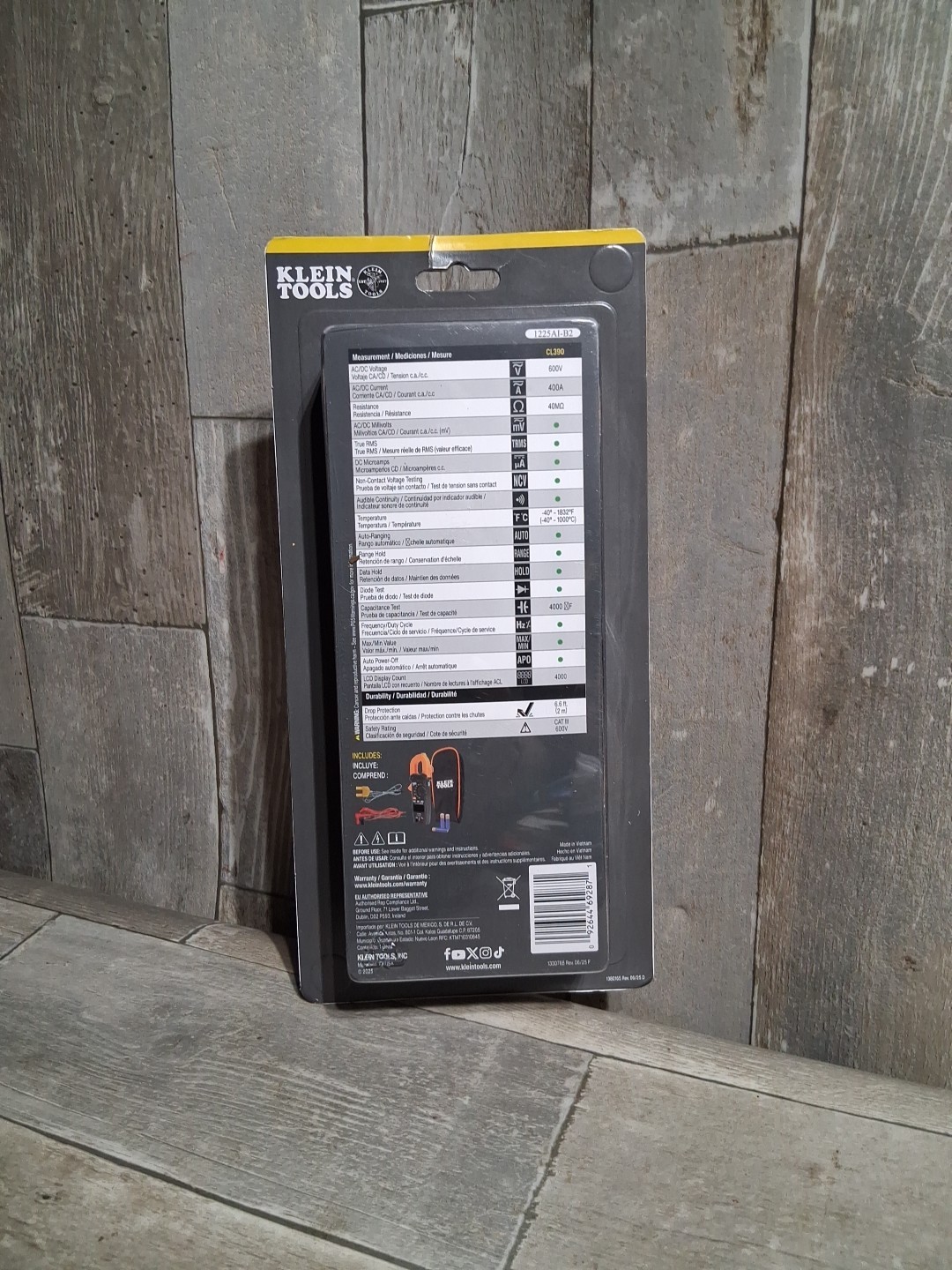 New Klein Tools CL390 Auto-Ranging Digital Clamp Meter 400A AC (CL390) W/ Case