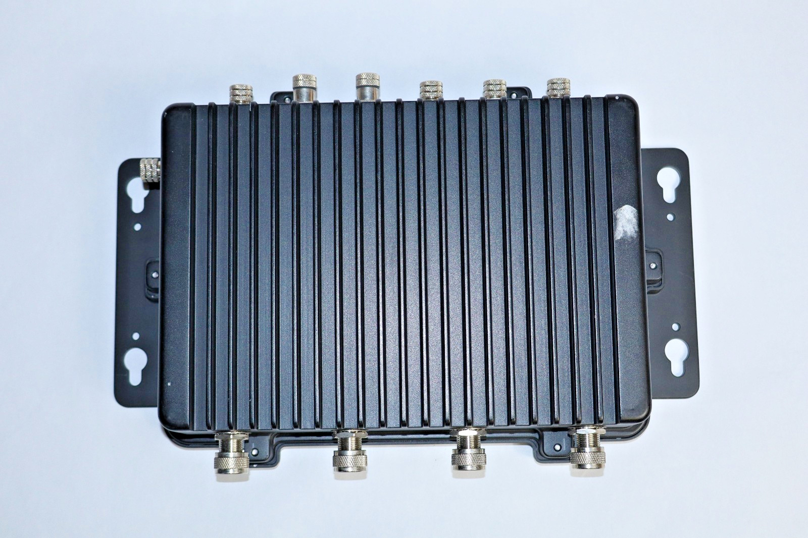 Axiomtek – Industrial computer – eBOX800-841-FL – Rugged IP67-rated