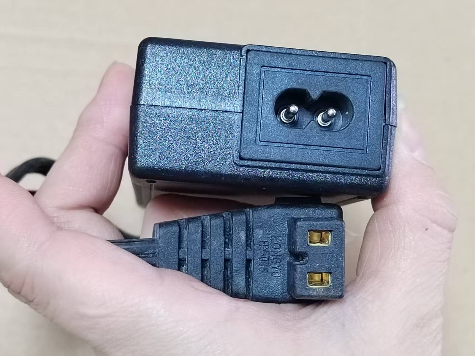 1PCS GM95-145600-D 14.5V 6.0A 87W 12/24V Car Refrigerator Power Adapter