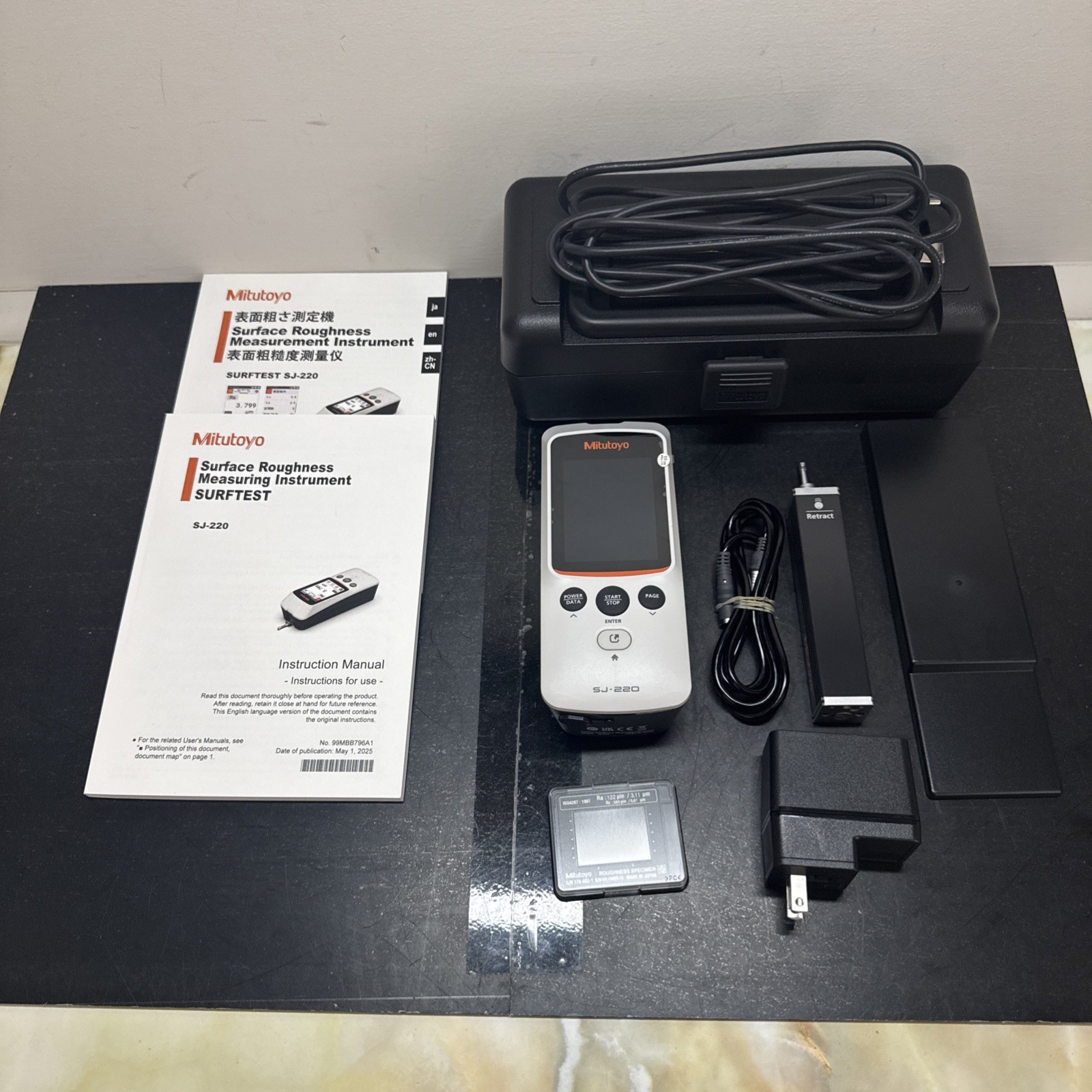 MITUTOYO SJ-220 Surftest Portable Surface Roughness Tester Profilometer