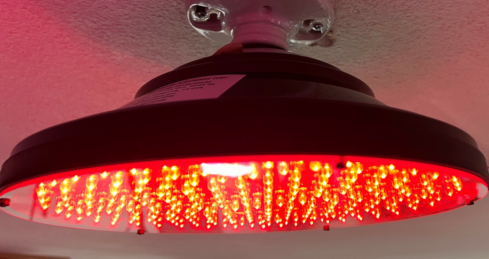 NEW Leotek 8″ Red 120V LED Traffic Light Man Cave, She Shed, Bar 8 inch